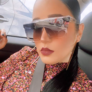 Meet your Posher, Emma fournier